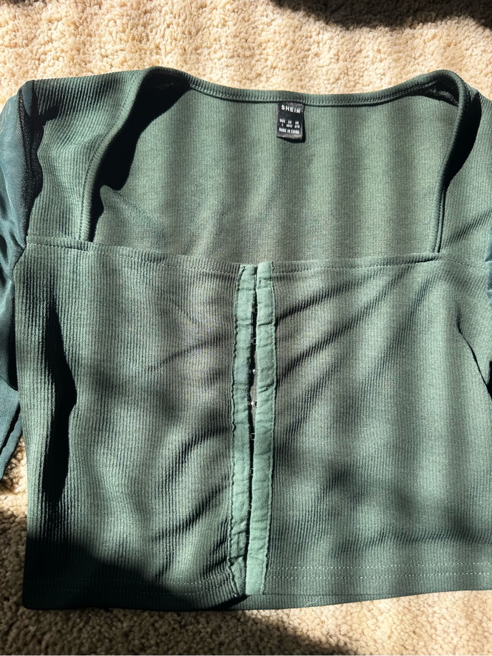 SHEIN Dark Green Long Sleeve Hook-and-Eye Ribbed Crop Top